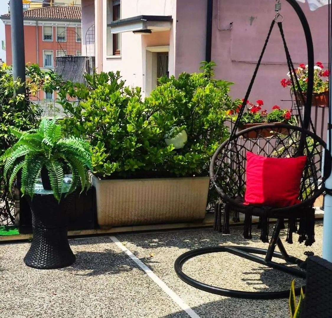 Hotel Virginia Garda  2*, Garda (Verona)