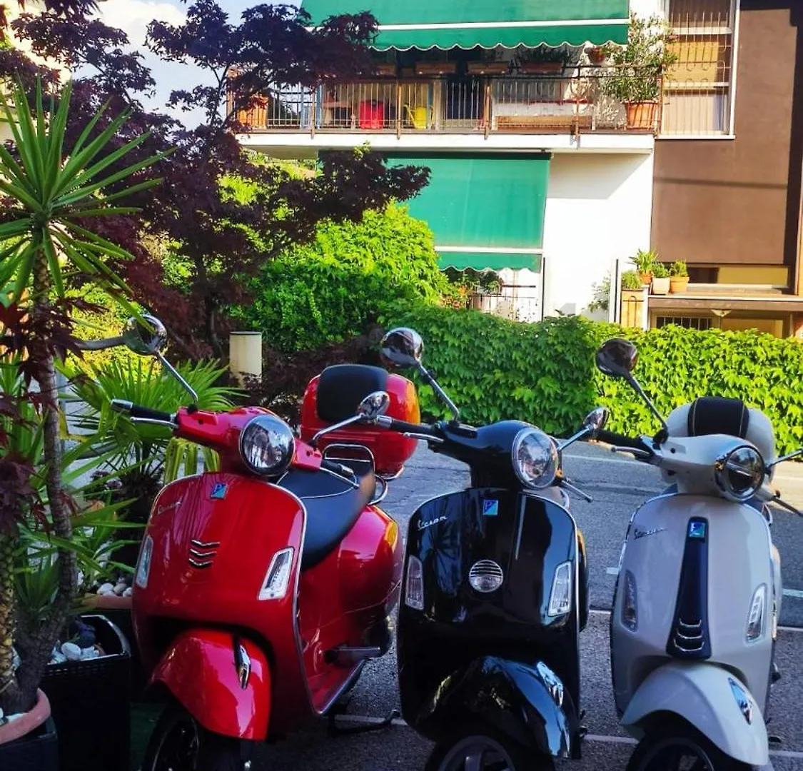 Hotel Virginia Garda  2*, Garda (Verona)