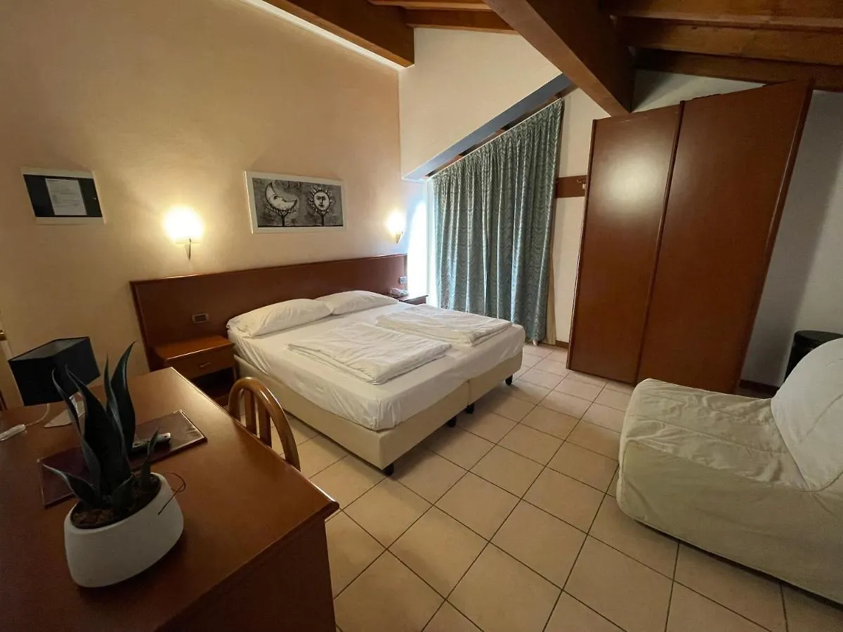 Hotel Virginia Garda