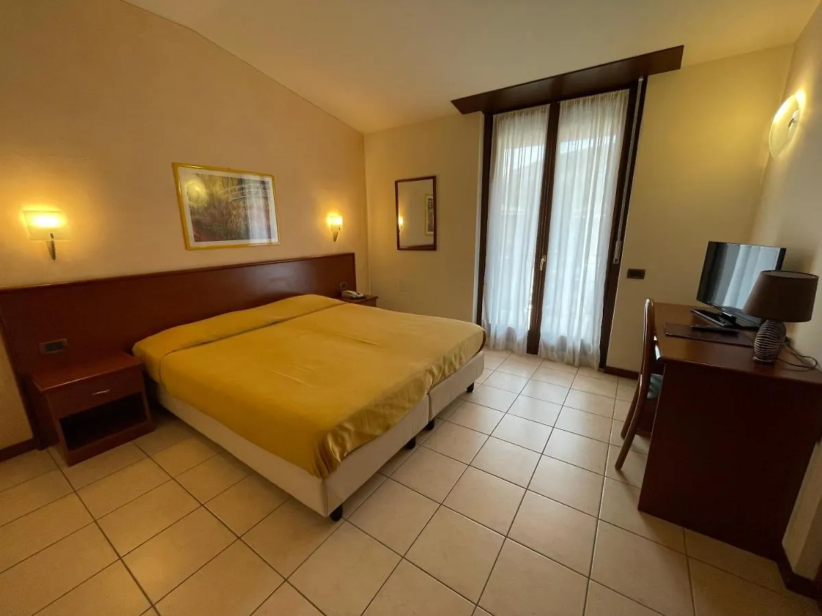 Hotel Virginia Garda