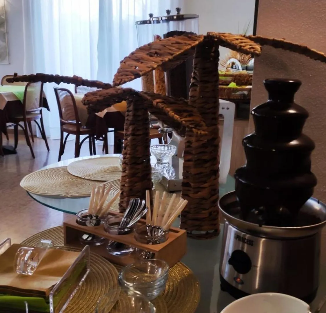 Hotel Virginia Garda  2*, Garda (Verona) Italy
